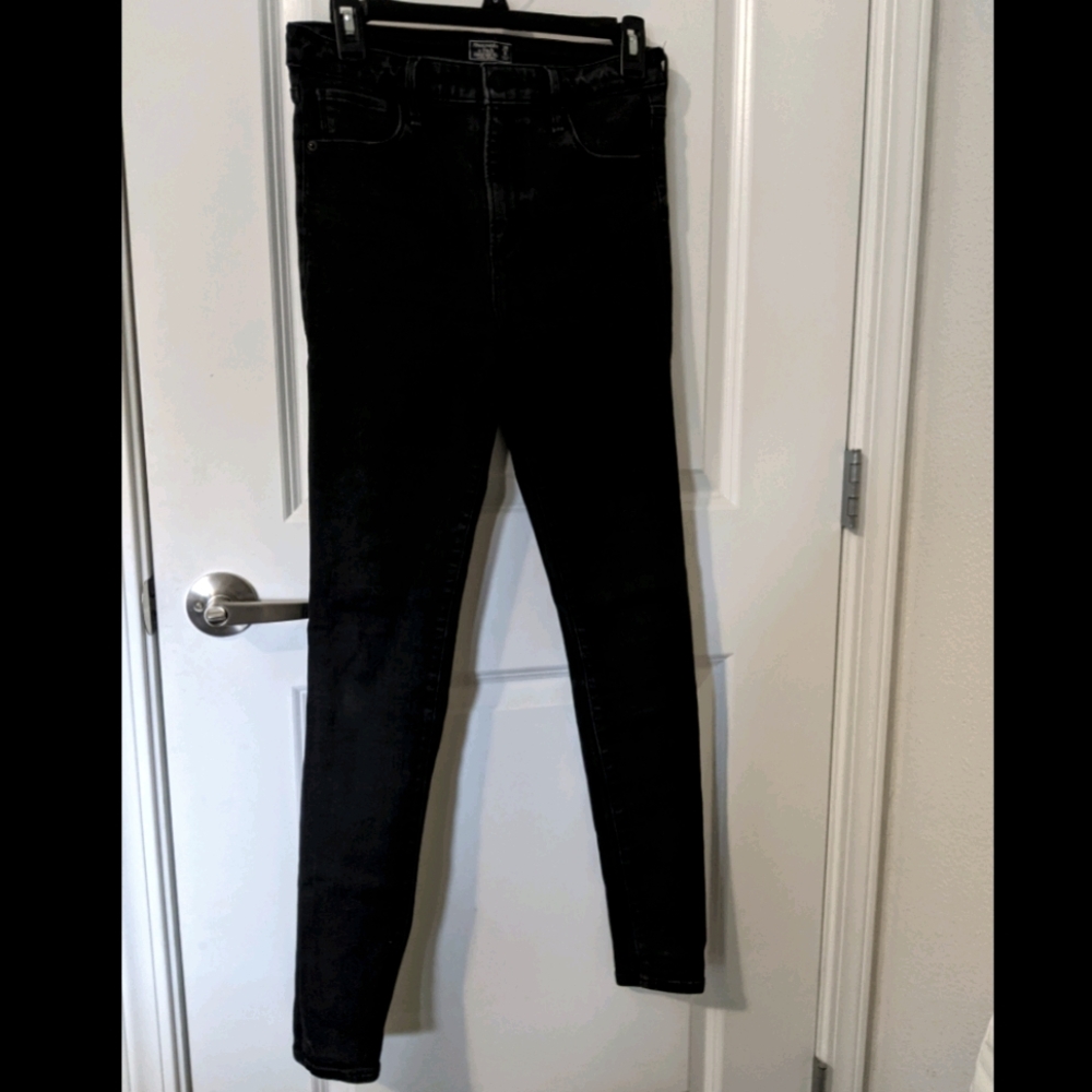 EXCELLENT CONDITION A&F JEANS